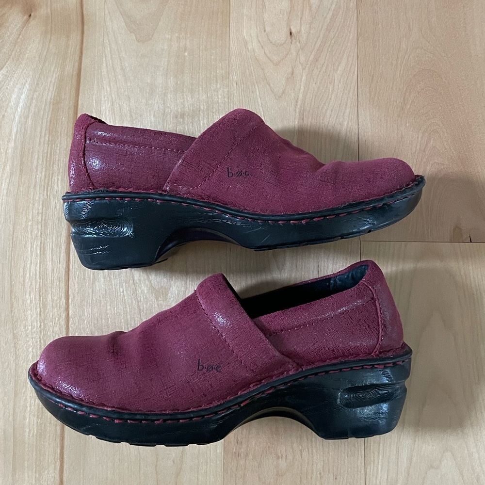 💚3/$25 Boc Women's Burgundy Slip-On Clogs